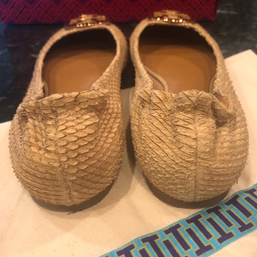 TORY BURCH Reva textured snakeskin ballet flats. Size 8.5 - Picture 7 of 10